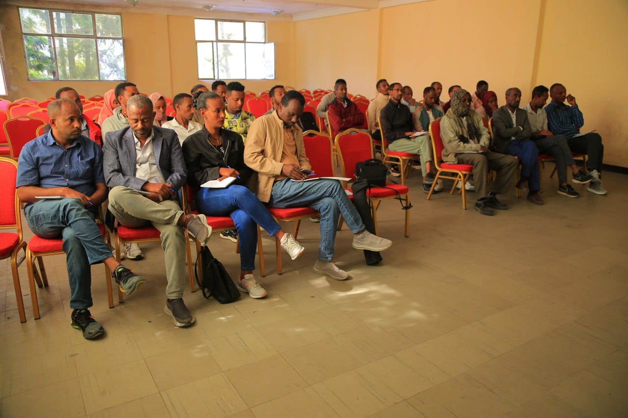 በመንግስት ሰራተኞች የተቋማት የለውጥ አመራርና በአፈፃፀም ማሻሻያ መመሪያዎች ላይ ስልጠና ተሰጠ::